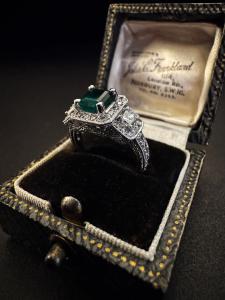 Anello  con  Smeraldo  e  Diamanti  